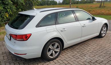 AUDI A4 Avant 2.0 150cv s tronic business
