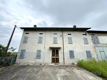 Casa indipendente di 281 m² con più di 5 locali e 