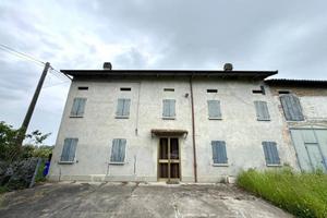 Casa indipendente di 281 m² con più di 5 locali e 