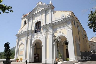 4 LOCALI A VIETRI SUL MARE