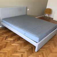Letto matrimoniale Ikea e materasso