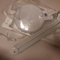 Lampada a braccio con lente e luce led