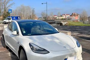 TESLA MODEL 3 - STANDARD RANGE PLUS