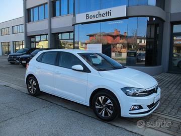 VOLKSWAGEN Polo 6ª serie - NEOPATENTATI -