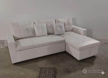 Divano angolare in ecopelle bianca
