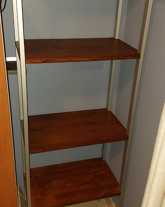 Scaffale a ripiani legno e alluminio