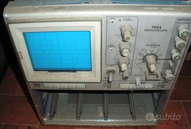 N°2 Oscilloscopi anni 70  Textronik Type 7514 -750