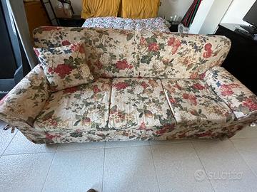 Divano tre posti