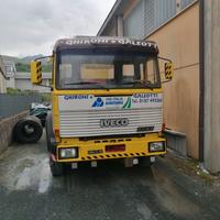 Autogru' iveco 330/26