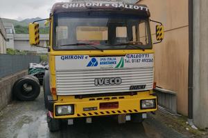 Autogru' iveco 330/26