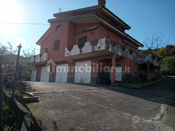 Villetta su due piani