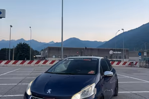 PEUGEOT 208 GTI