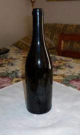 BOTTIGLIE CON VETRO NERO DEGLI ANNI 50 CON GOBBA