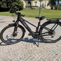 Cube Touring Hybrid Pro 625 