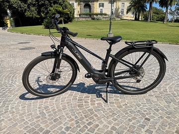 Cube Touring Hybrid Pro 625 