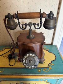 Telefono antico
