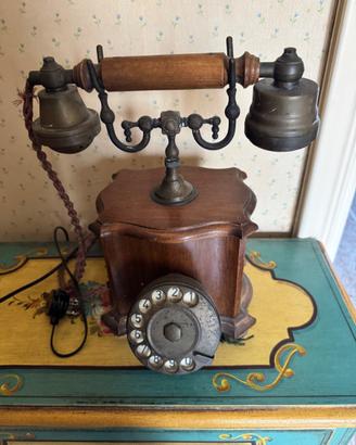 Telefono antico