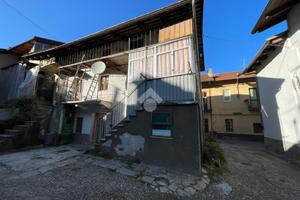 CASA SEMINDIPENDENTE A VAIE