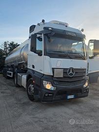 trattore stradale Mercedes Actros 2045