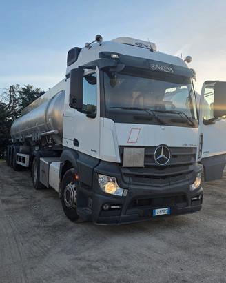 trattore stradale Mercedes Actros 2045