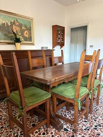 Tavolo con sedie