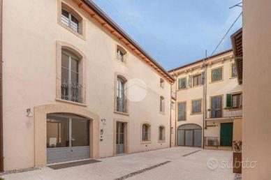 PALAZZO A VERONA