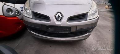 RENAULT CLIO 2008 - PARAURTI ANTERIORE