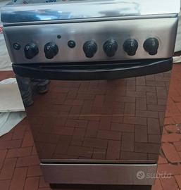 PIANO COTTURA 4 FUOCHI CON A FORNO GAS TRASPORTO 