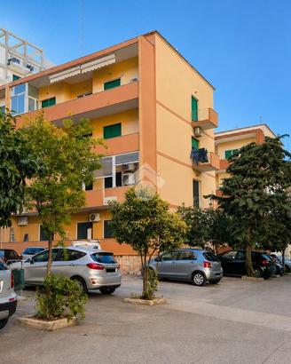 4 LOCALI A BARI