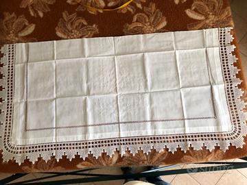 Antica tovaglia da Santella ricamata