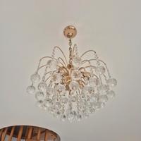 Lampadario in cristallo e ottone stile vintage