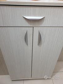 Mobile bagno con cassettone
