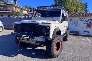 land rover defender 90 td5 