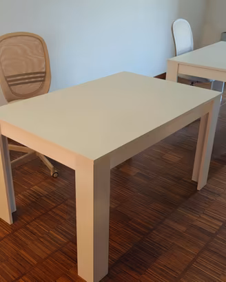 Arredo ufficio in blocco: 6 tavoli, 4 sedie e ...