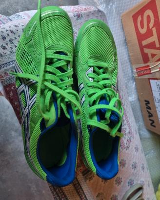 scarpe chiodate Asics