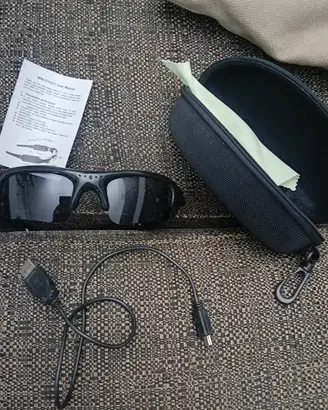 Occhiali con microcamera integrata 