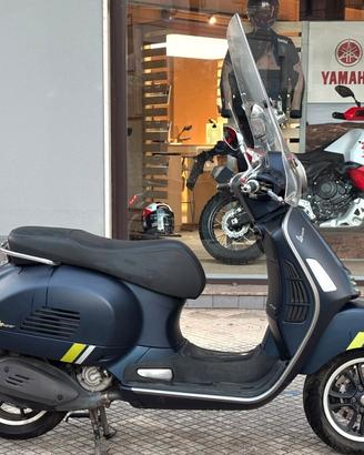 VESPA GTS 300 SUPER TECH 2024