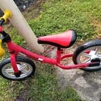 bicicletta senza pedali 