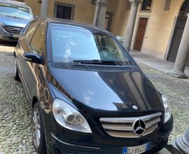 Mercedes B 200