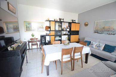Appartamento di 127 m² con 4 locali e box auto a C