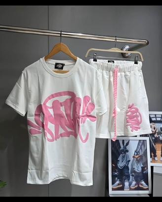 Pantaloncini e t-shirt  Syna World