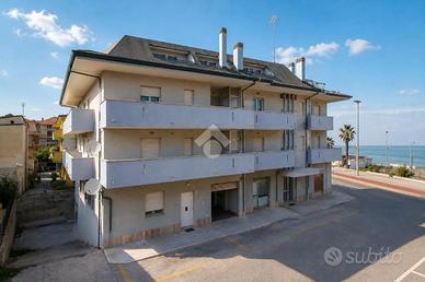 4 LOCALI A PORTO SANT'ELPIDIO