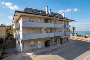 3 LOCALI A PORTO SANT'ELPIDIO