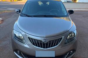 Lancia Ypsilon 1.0 Hybrid Gold / Solo 8500 km !