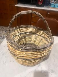 Cesto / paniere in vimini e ulivo