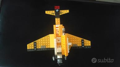 aereo simile Lego