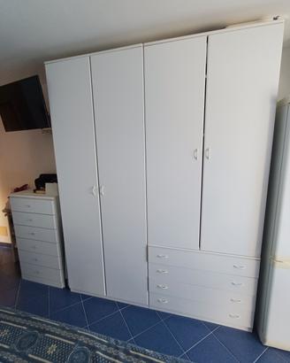 ARMADIO E CASSETTIERA