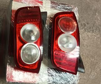 Fanali  posteriori Nissan Micra