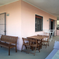 Appartamento con ampia terrazza 30mt dal mare