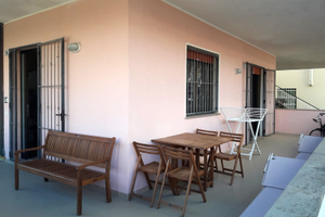 Appartamento con ampia terrazza 30mt dal mare